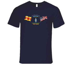 SOF - SSI - Special Forces Green Beretwith -Flags T Shirt